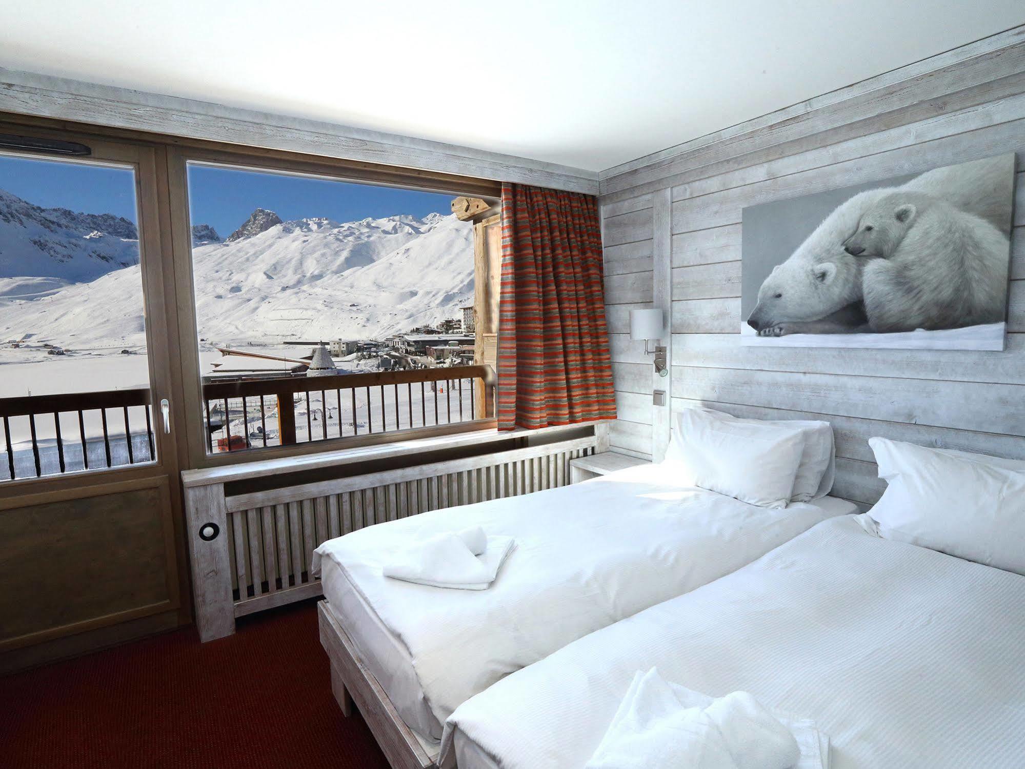 Hotel L'Aiguille Percee Тин Екстериор снимка