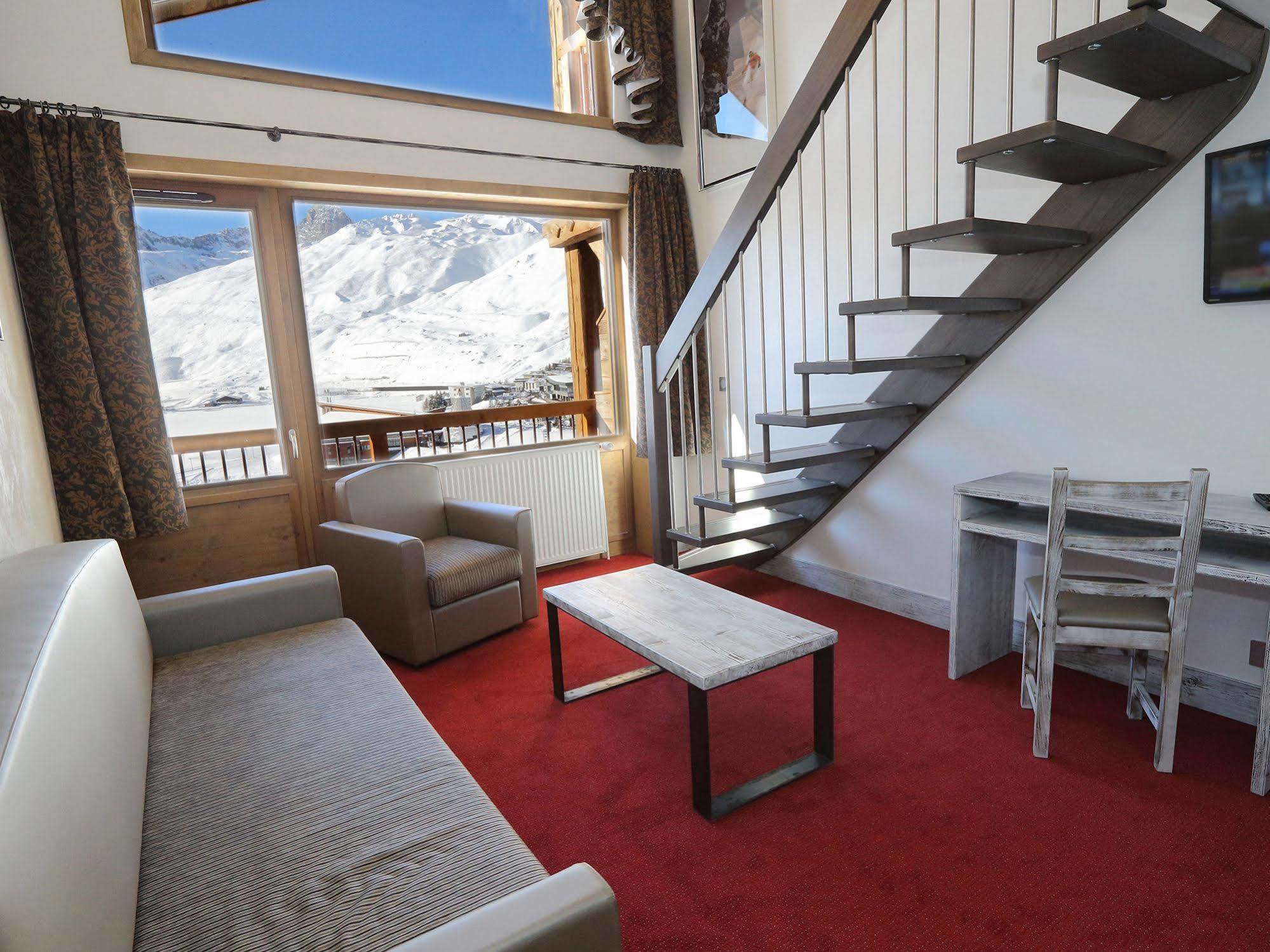 Hotel L'Aiguille Percee Тин Екстериор снимка