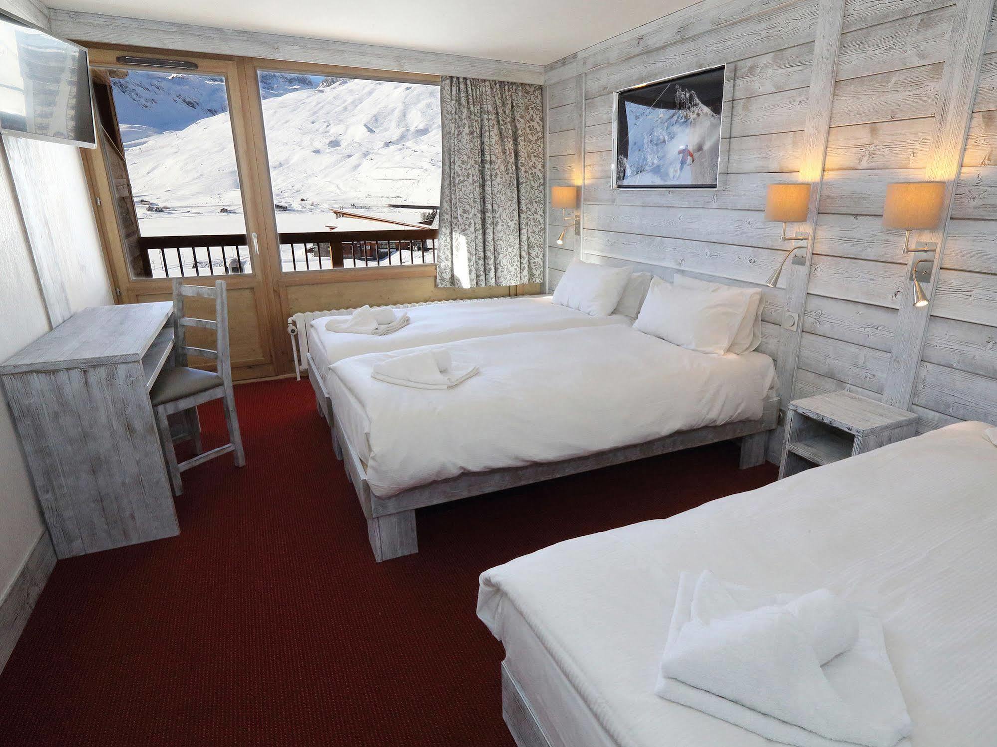 Hotel L'Aiguille Percee Тин Екстериор снимка