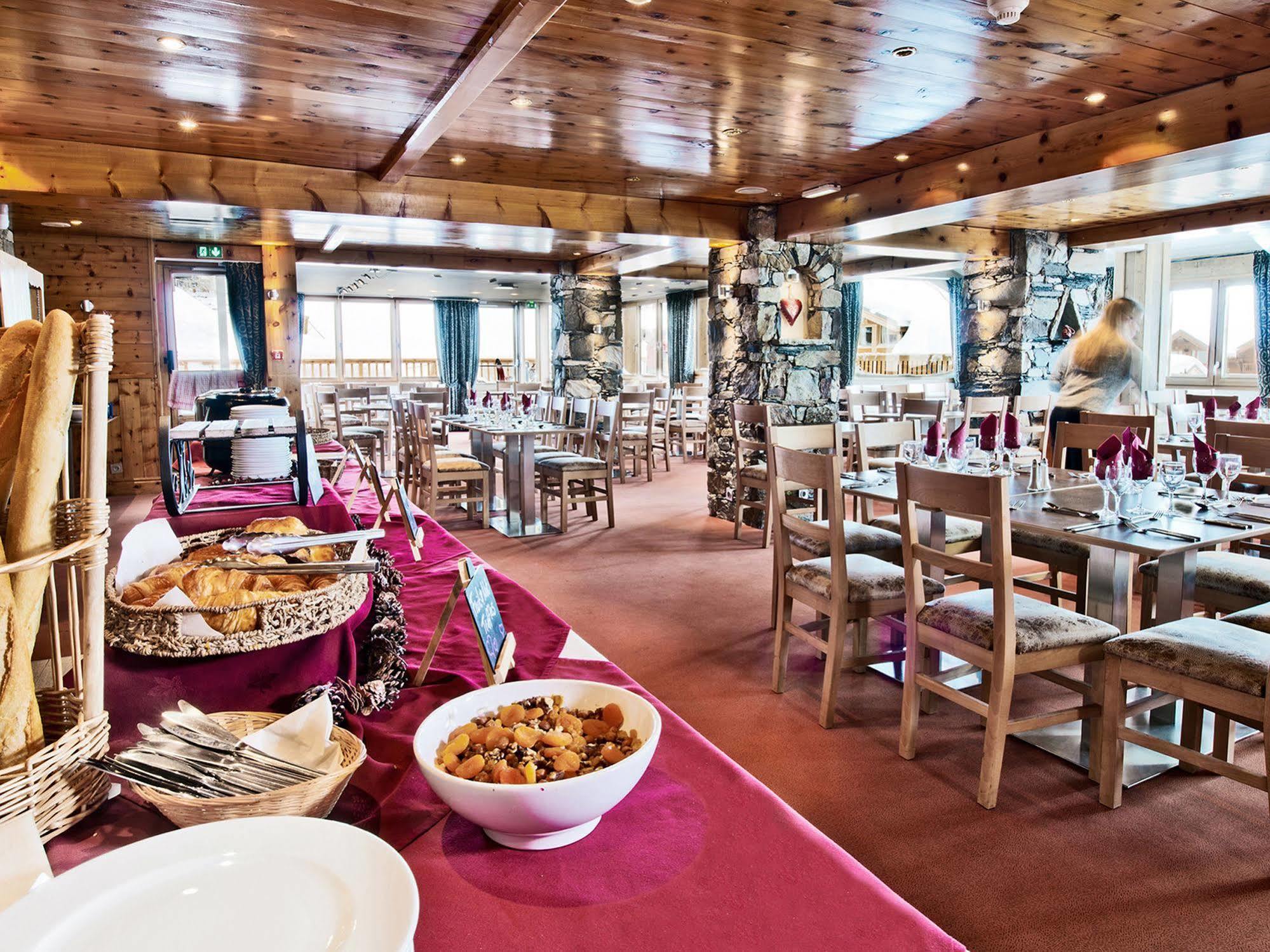Hotel L'Aiguille Percee Тин Екстериор снимка